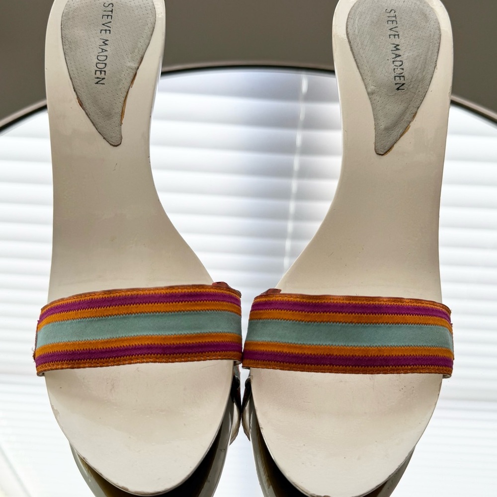 Steve Madden White Kitty Heels 👠 - Picture 4 of 9